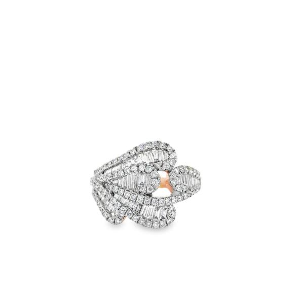 Tina Ring (description eksik)